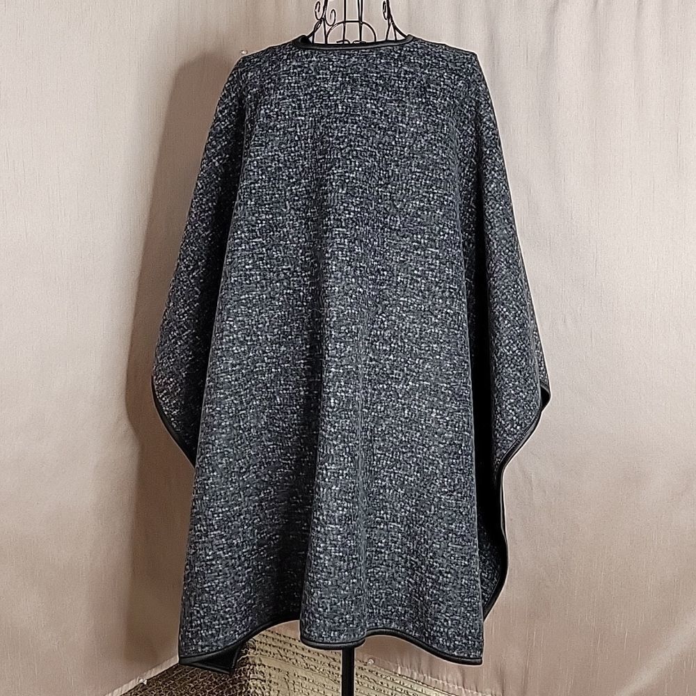 IKE BEHAR Gray Marled Cape One Size - Picture 4 of 5